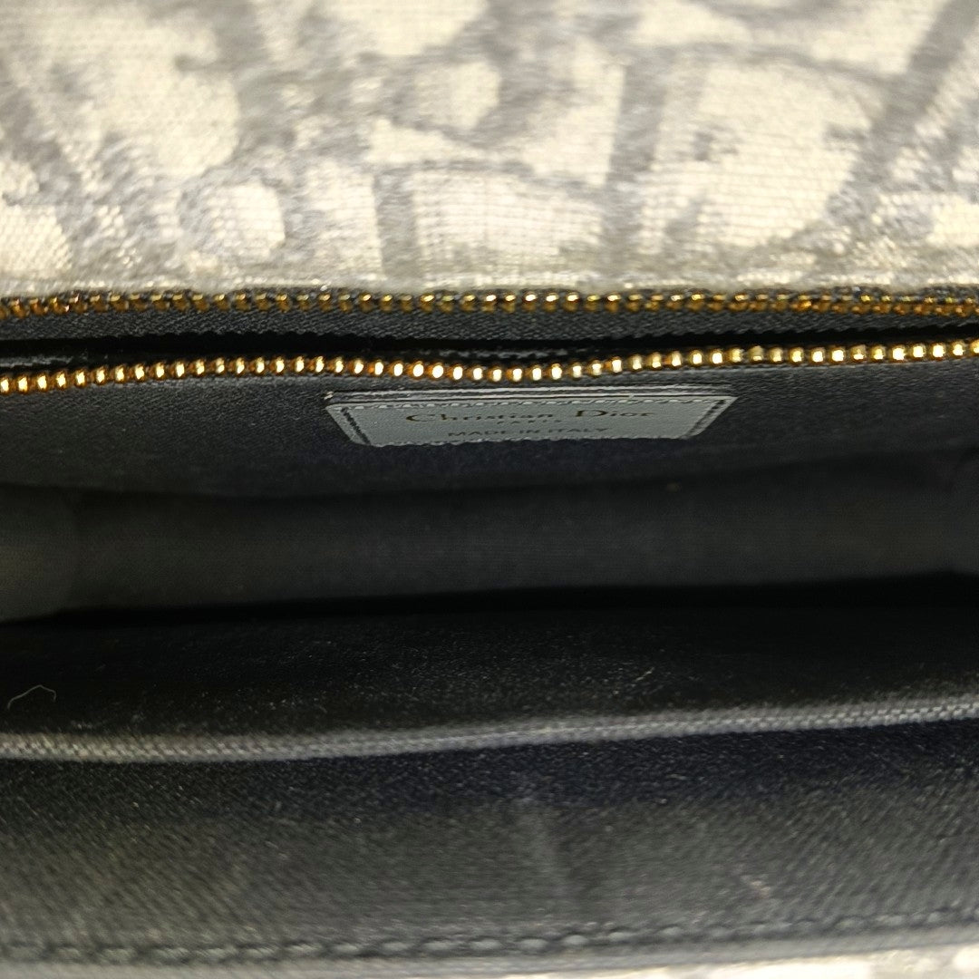 30 Montaigne Oblique Canvas Gray