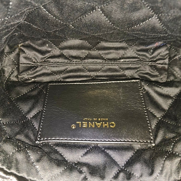 CHANEL 22 Mini Quilted Calfskin Black