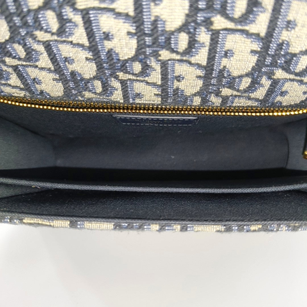 30 Montaigne Medium Oblique Canvas Blue