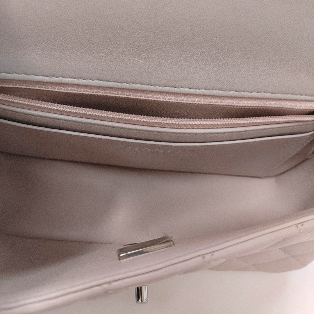 CLASSIC FLAP Mini Quilted Lambskin Pink