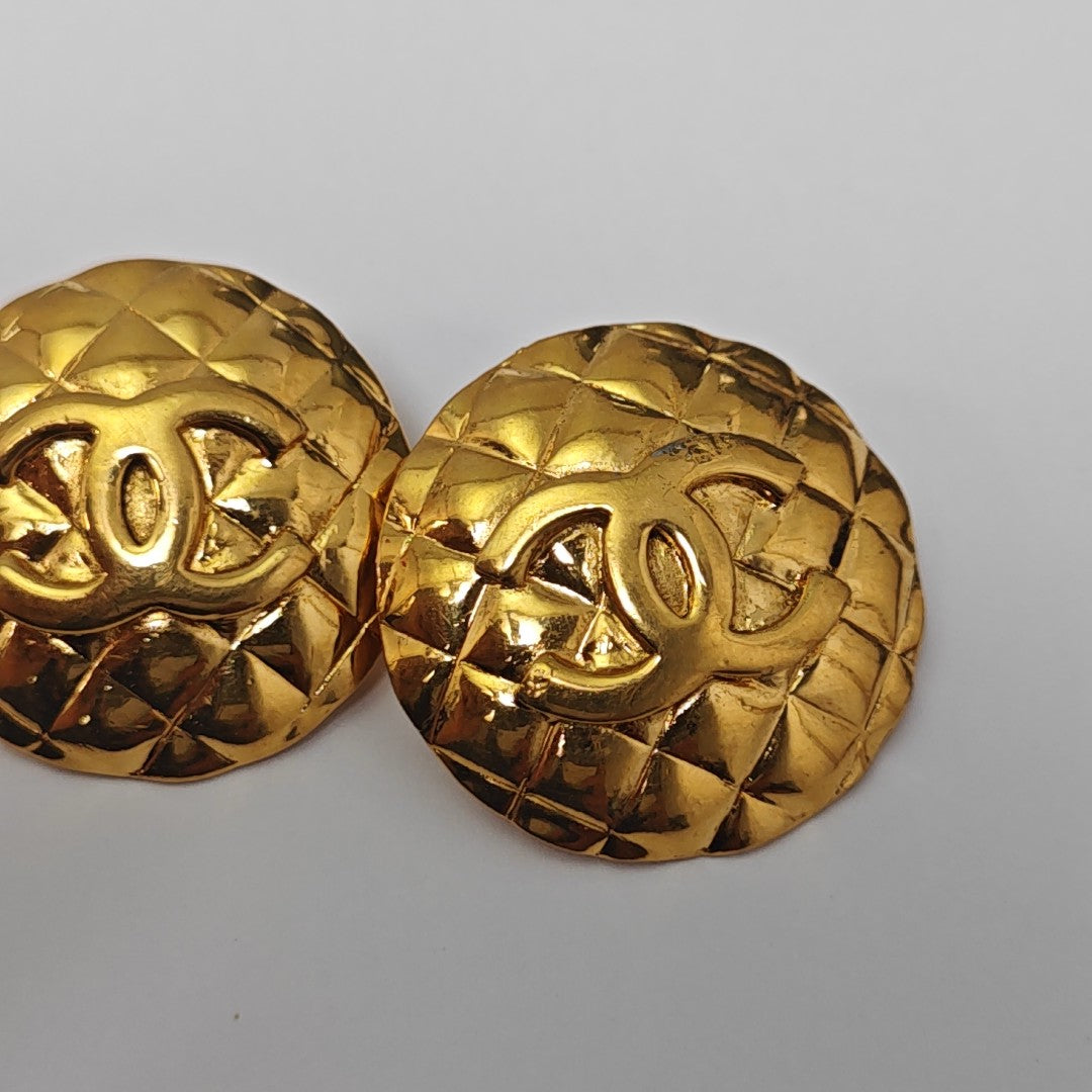 Vintage Metal Gold Clip On Earrings