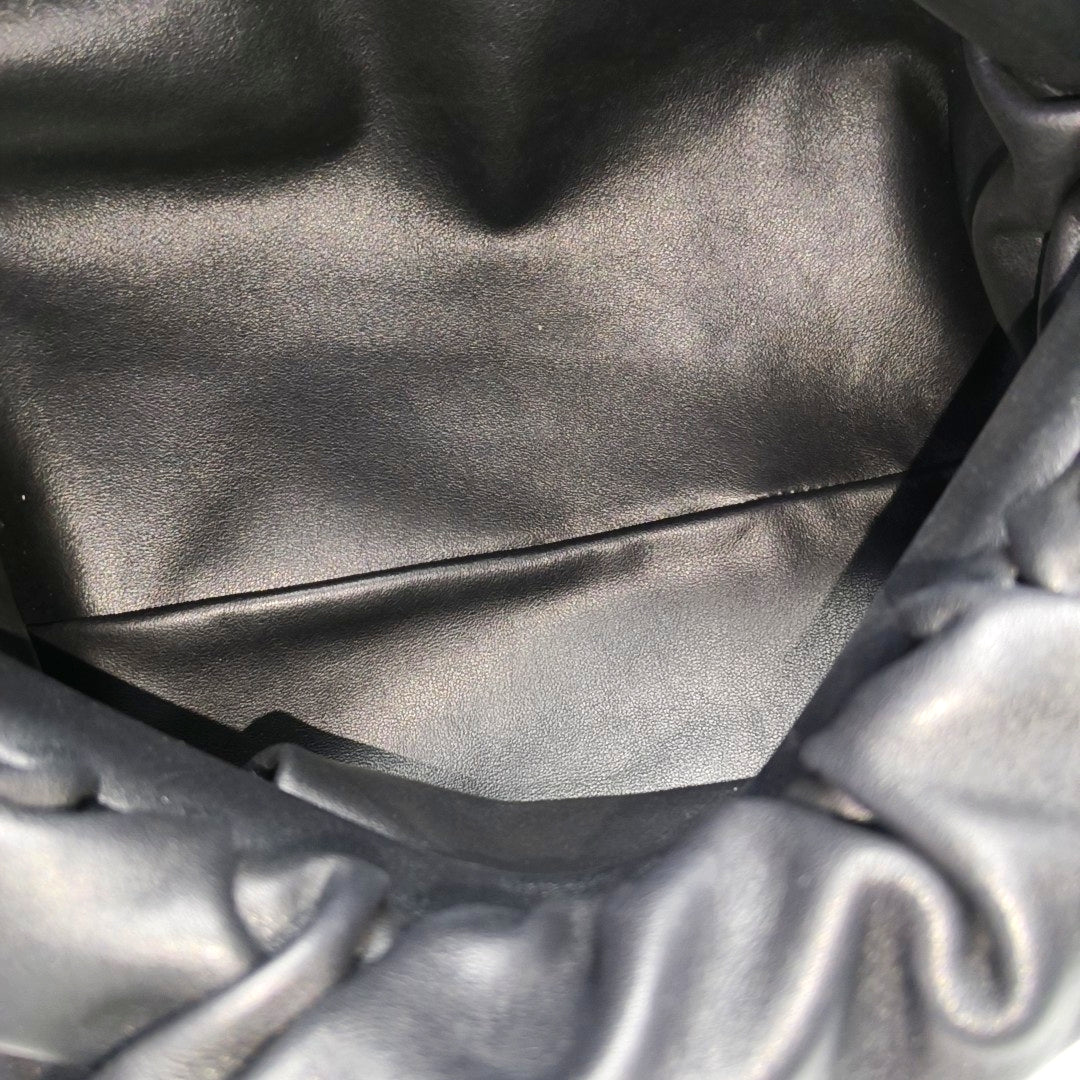 The Pouch Mini Calfskin Black