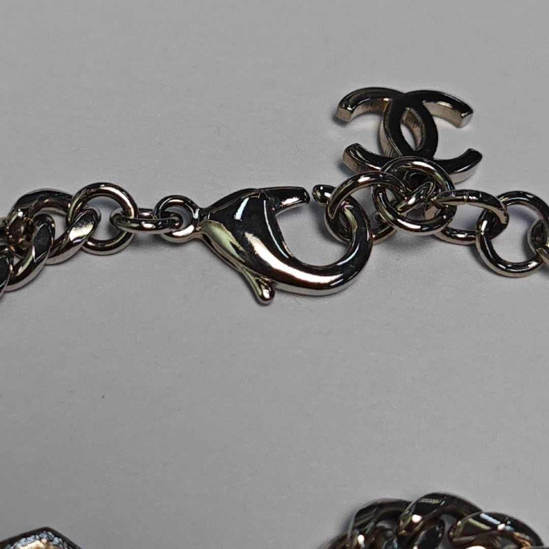Authenticated pre-owned  Silver Tone Metal Silver Necklace - Necklace at Looply