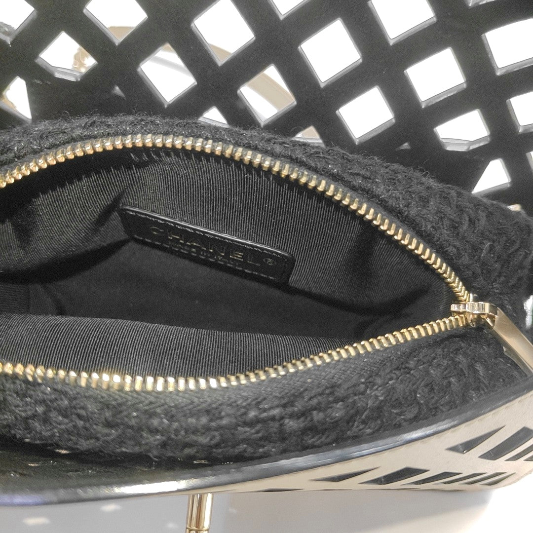 CLASSIC FLAP Calfskin Gold