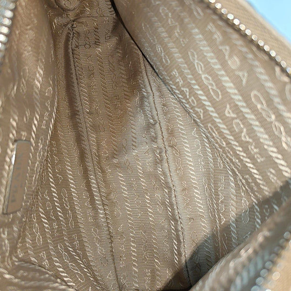 Authenticated pre-owned  Re-Edition2005 Nylon Beige - Shoulder Bag at Looply