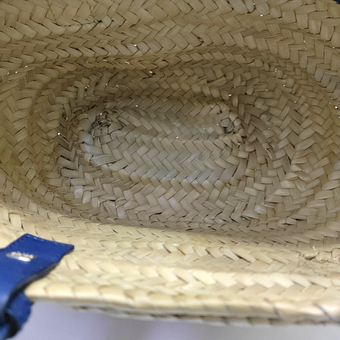 Authenticated pre-owned  Basket Straw Beige - Top Handle Bag at Looply