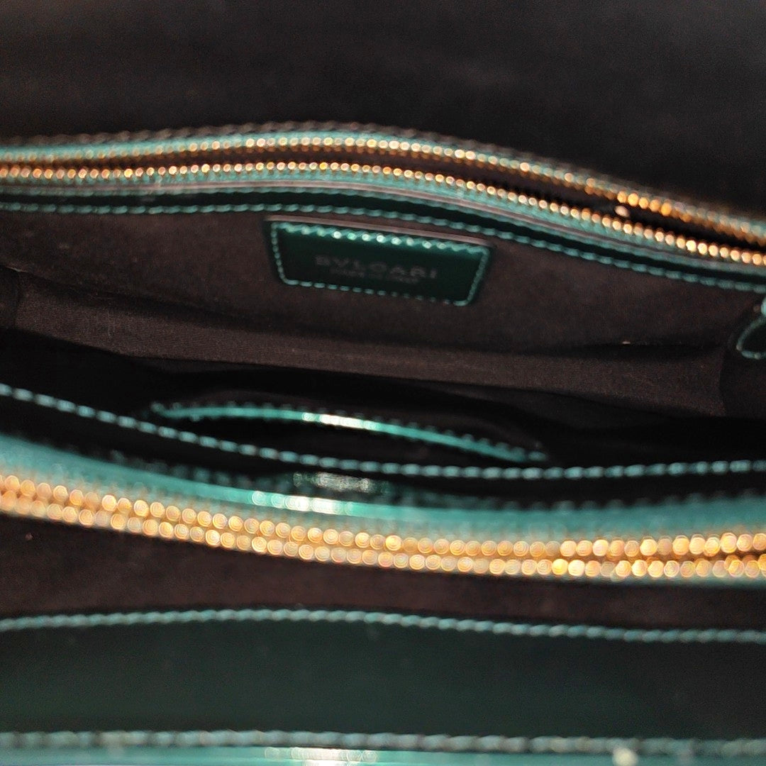 SERPENTI FOREVER Medium Quilted Patent Leather Green