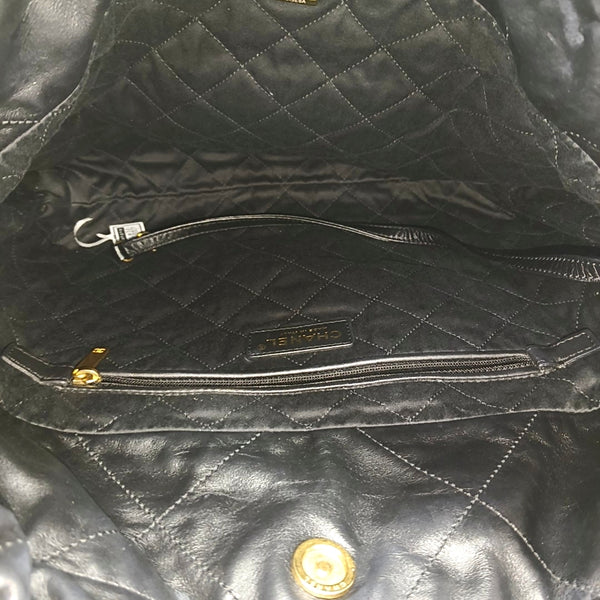 CHANEL 22 Small Quilted Calfskin Black