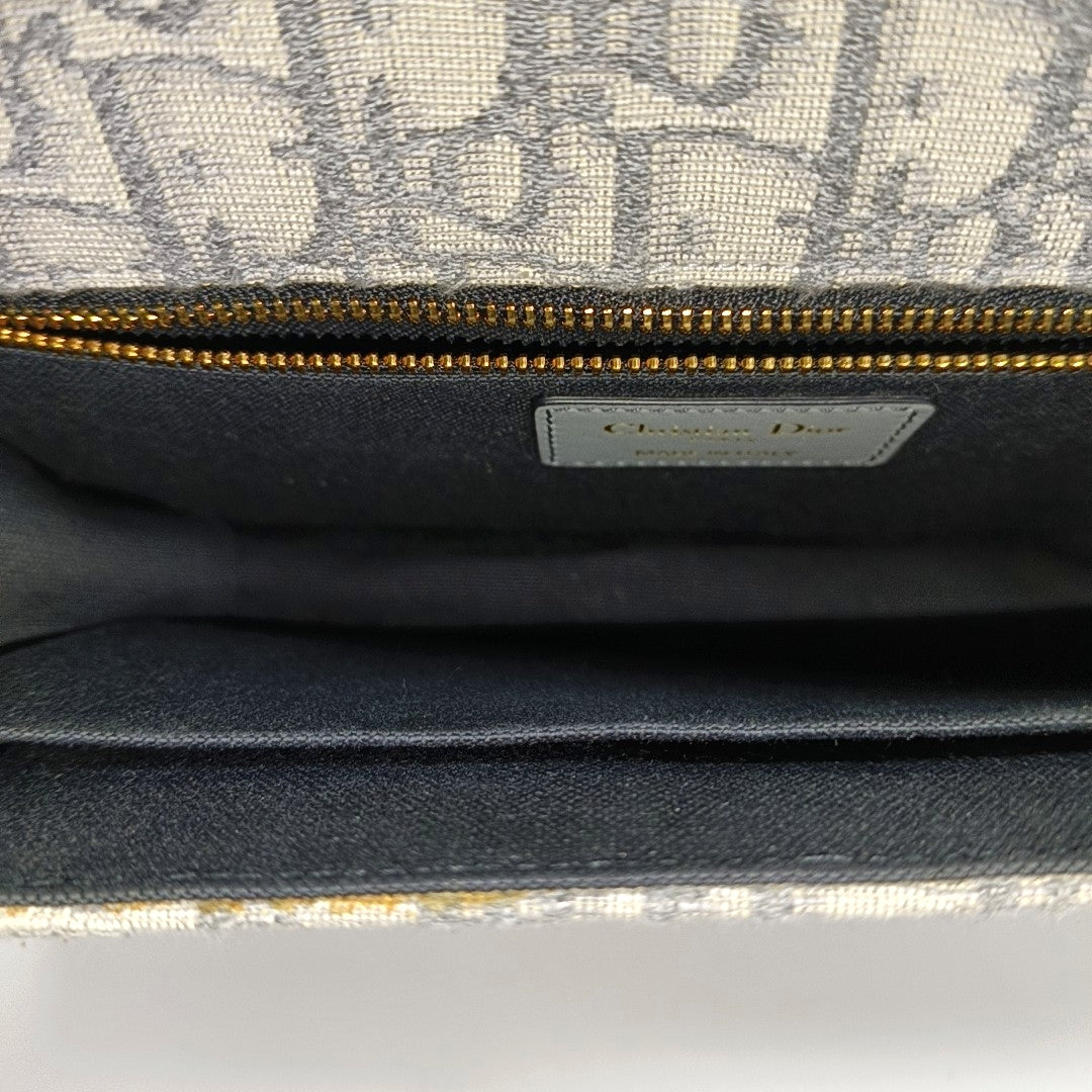 30 Montaigne Oblique Canvas Gray