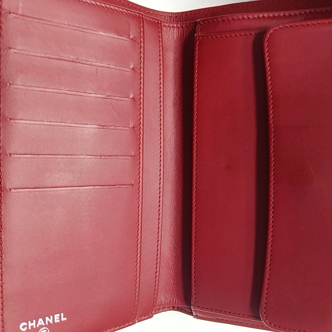 CLASSIC FLAP Mini Quilted Grained Calfskin Red Wallet