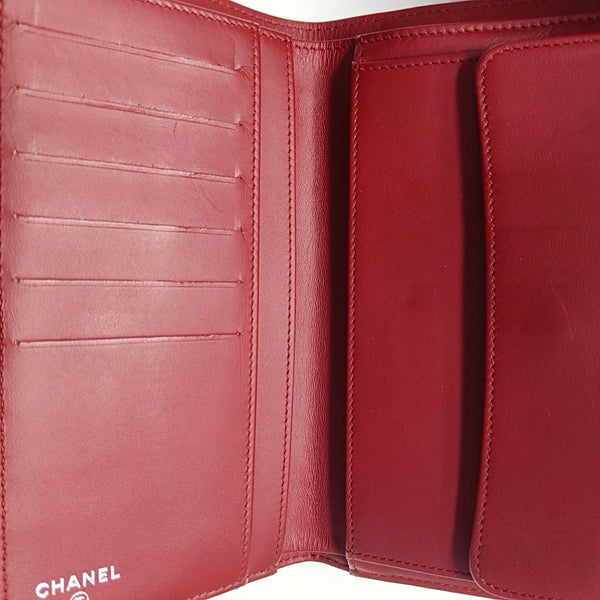 CLASSIC FLAP Mini Quilted Grained Calfskin Red Wallet