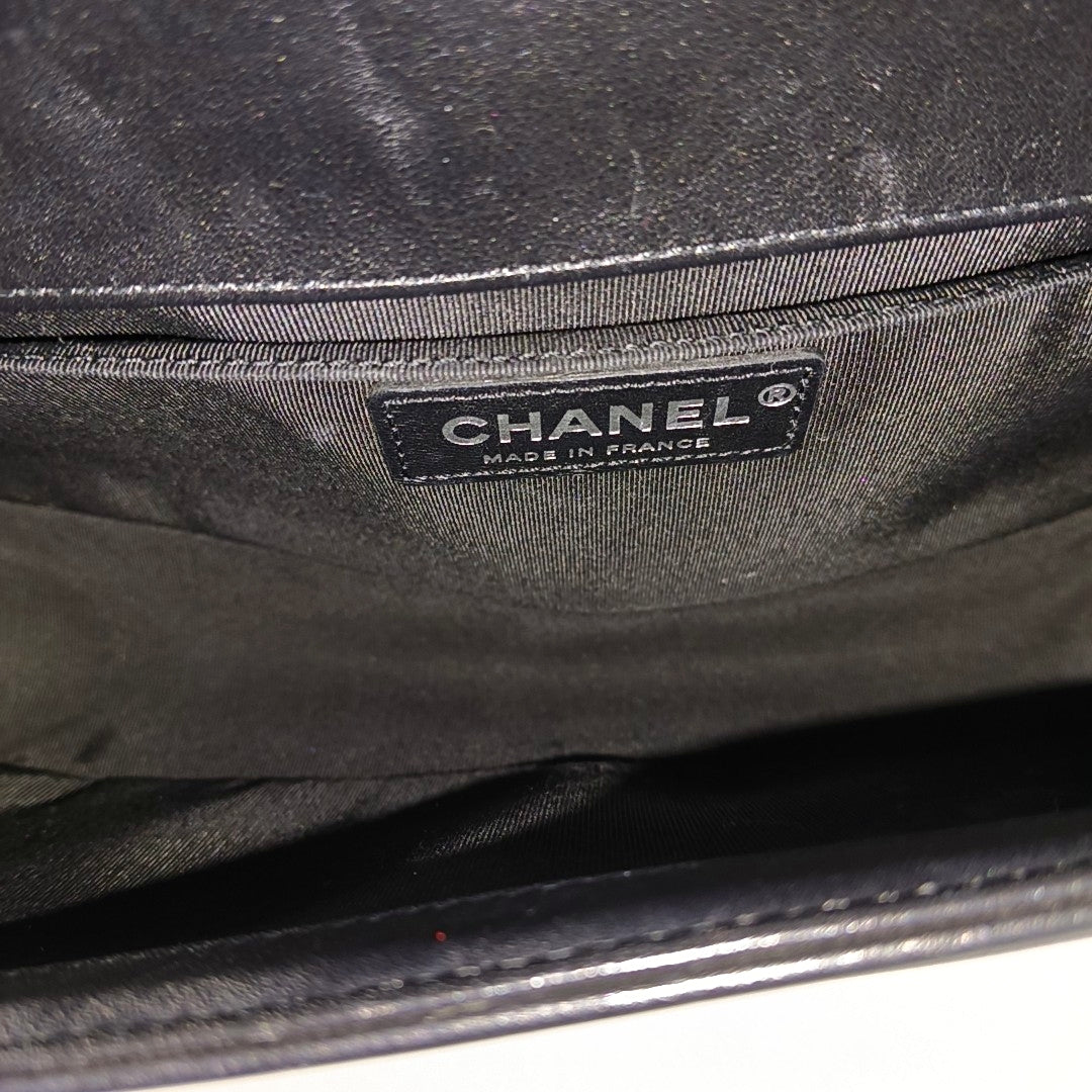 BOY CHANEL Medium Quilted Calfskin Black