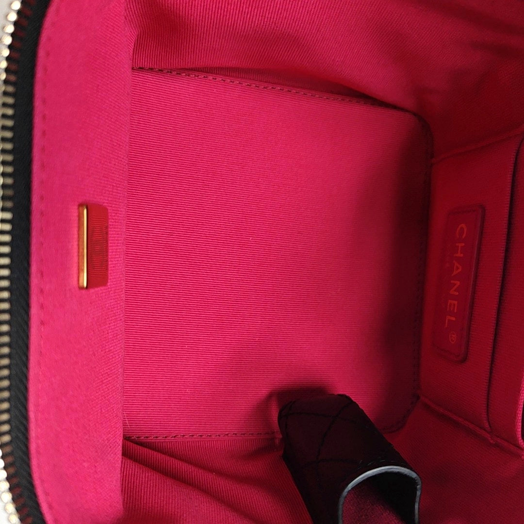 Quilted Calfskin Shoulder Bag Black