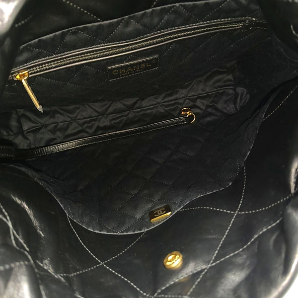 CHANEL 22 Small Quilted Calfskin Black