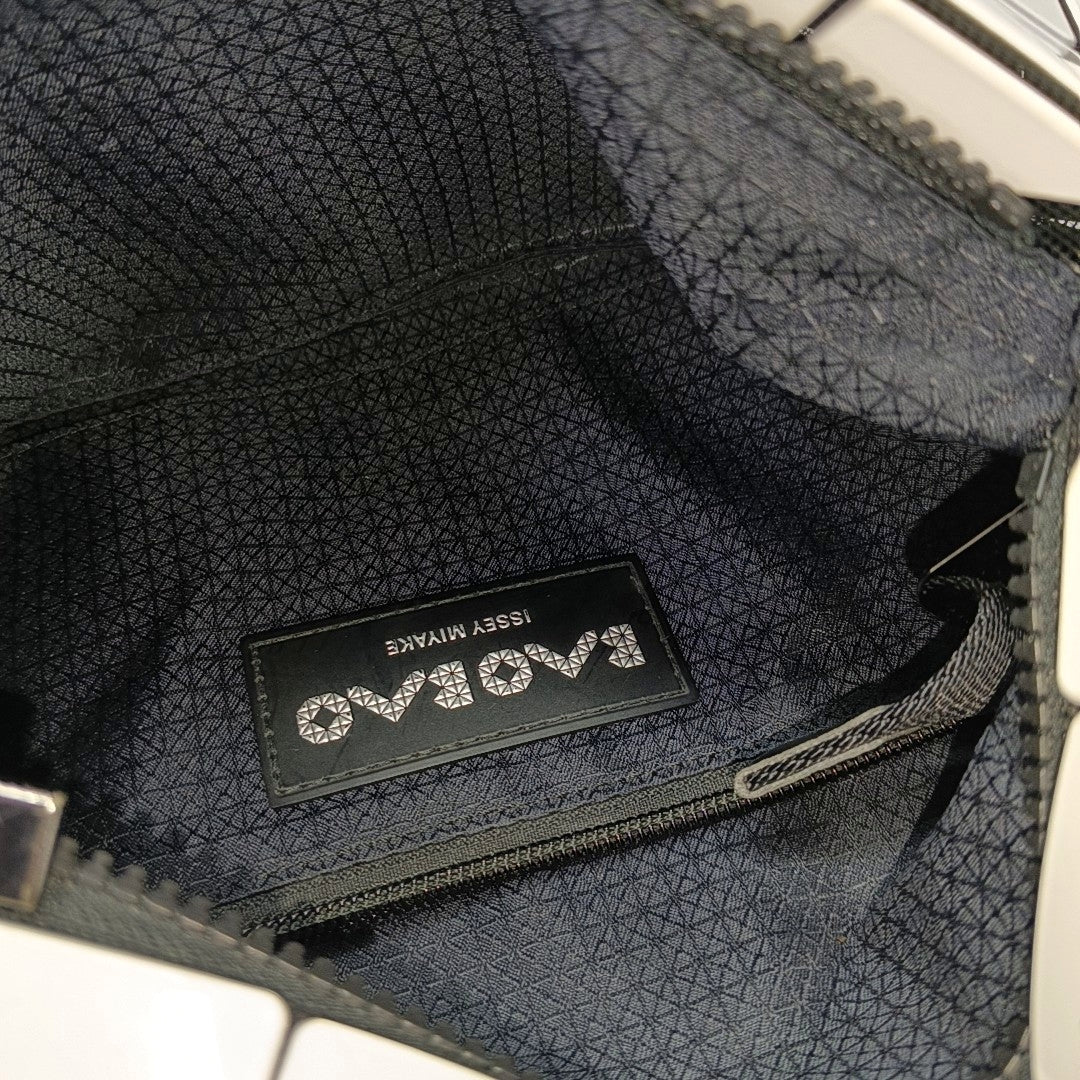 Special Material Shoulder Bag White