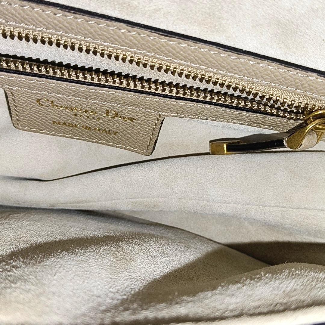 Saddle Small Calfskin Gray