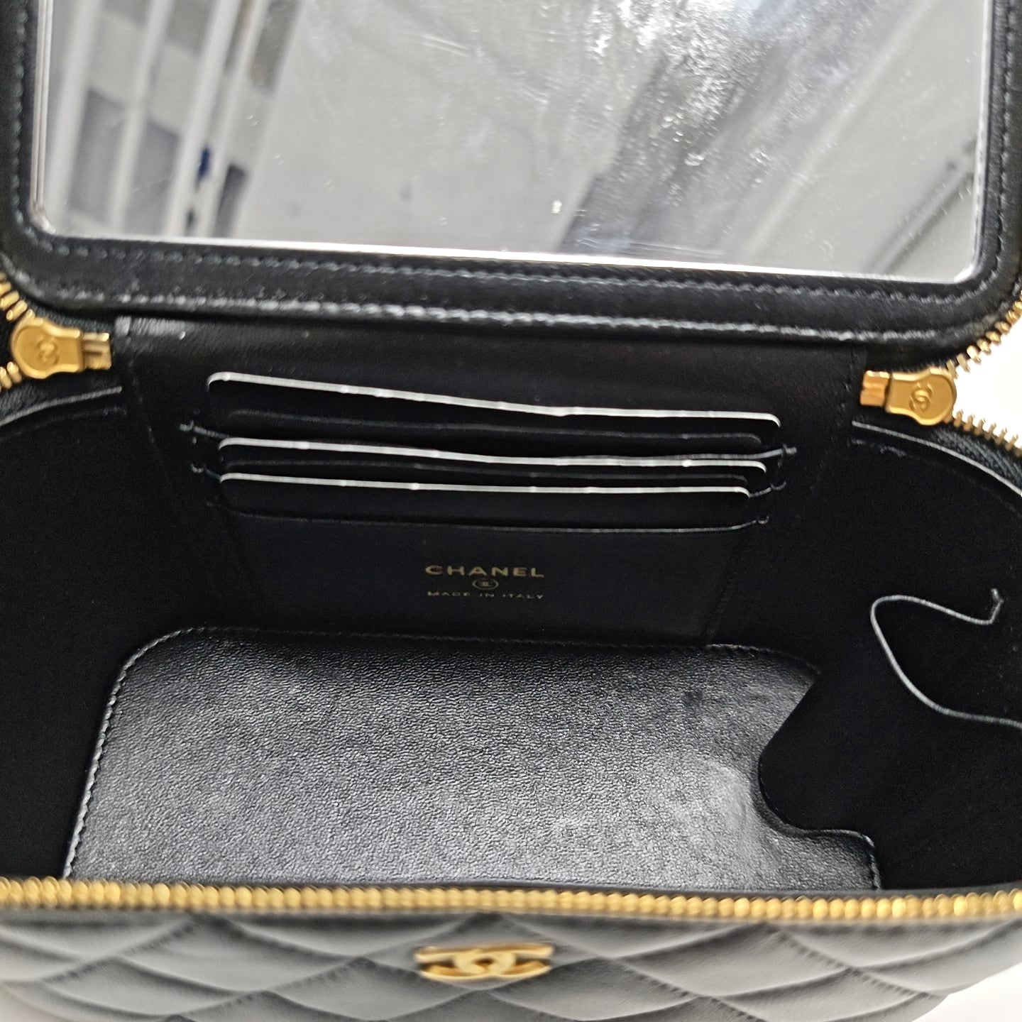 VANITY CASE Small Quilted Lambskin Black