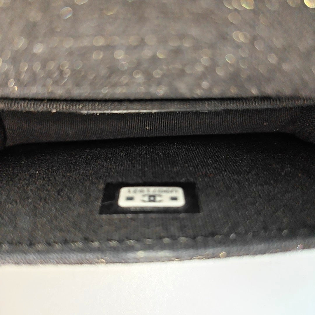 Authenticated pre-owned  CLASSIC FLAP Quilted Denim Black - Shoulder Bag at Looply