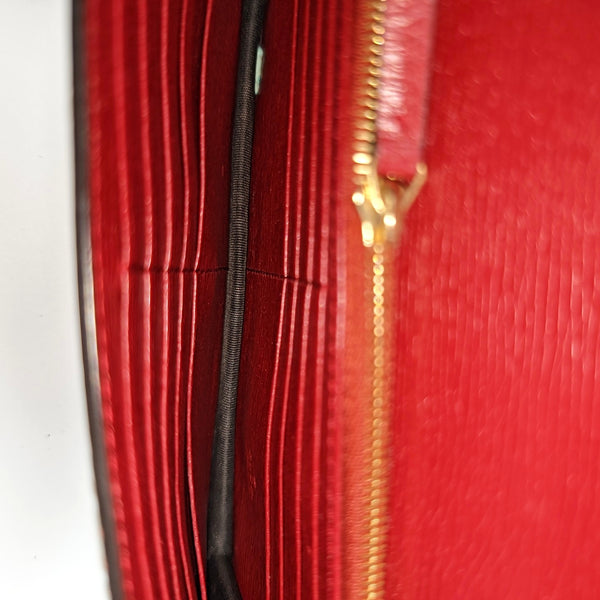 Interlocking G Small Calfskin Red