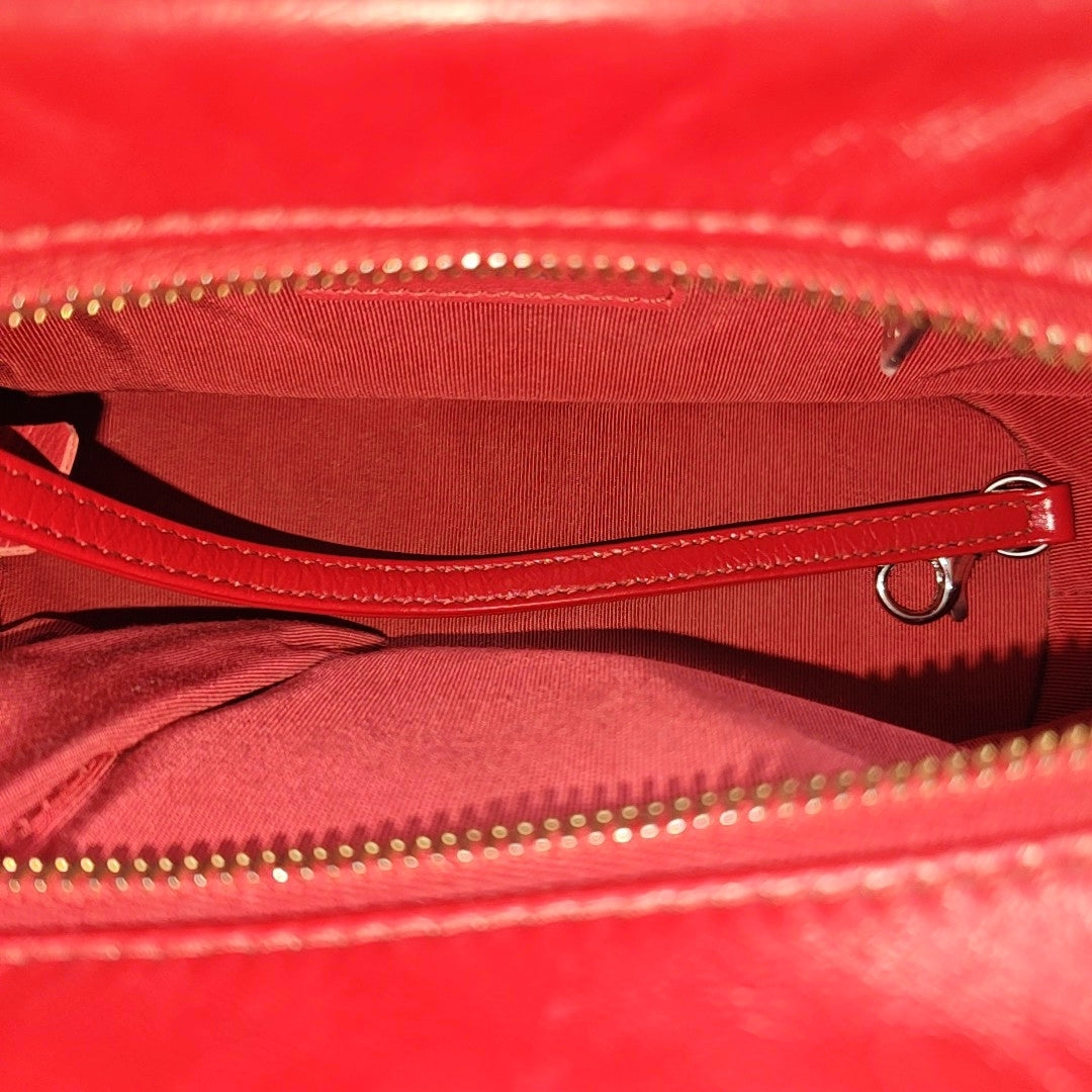 Authenticated pre-owned  GABRIELLE Small Chevron, Quilted Calfskin Red - Shoulder Bag at Looply