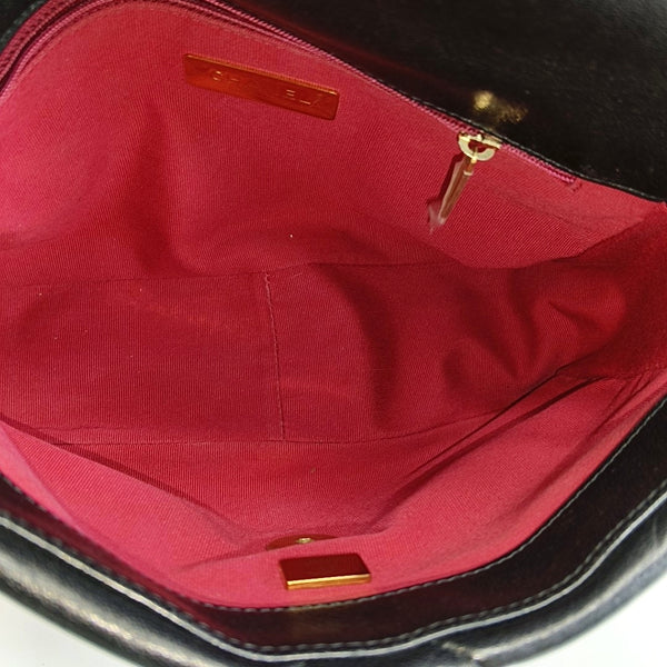 CHANEL 19 Pequeño Piel de Cordero Acolchada Negro