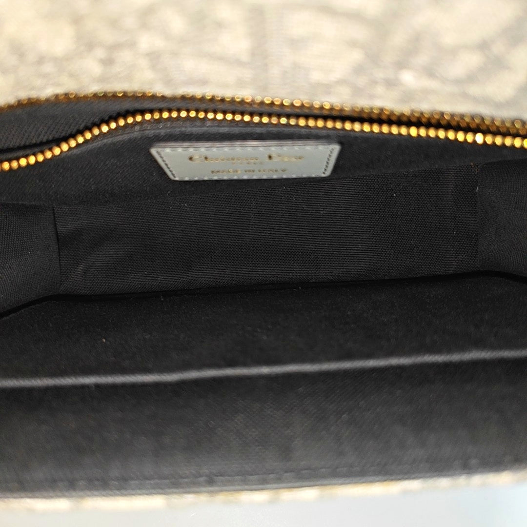 30 Montaigne Oblique Canvas Gray