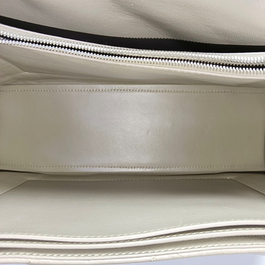 Crush Medium Quilted Calfskin Beige