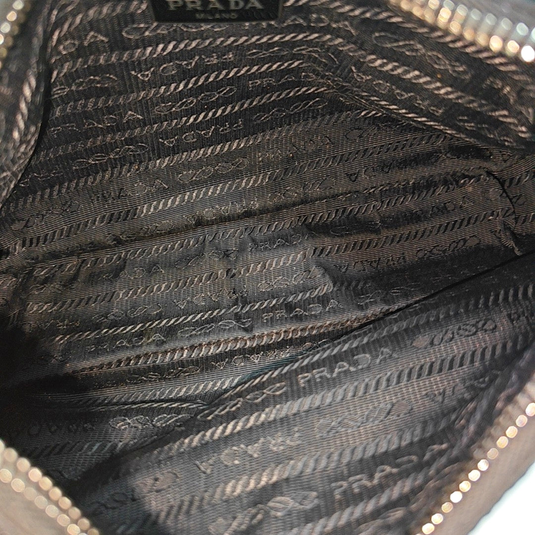 Authenticated pre-owned  Re-Edition2005 Nylon Black - Shoulder Bag at Looply