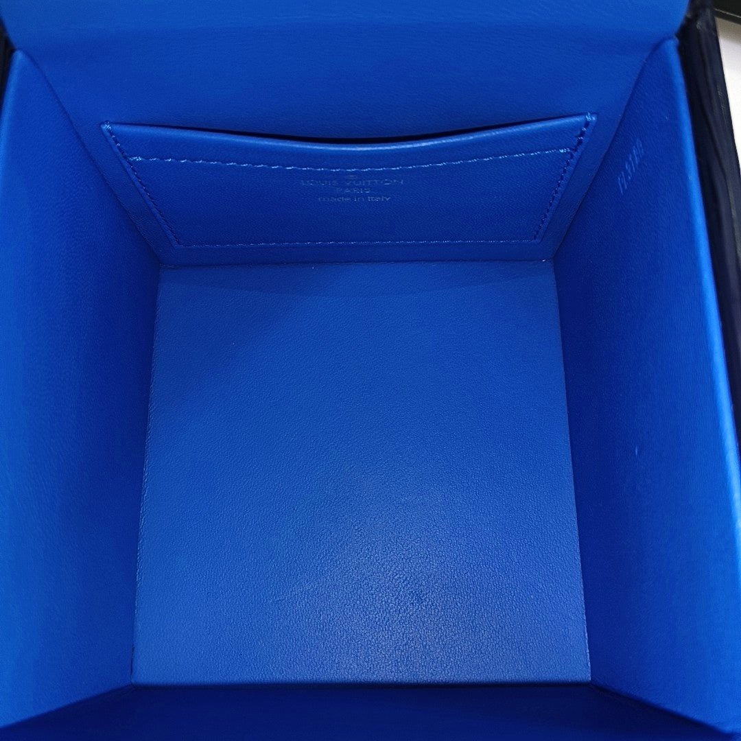 BLEECKER BOX Epi Blue
