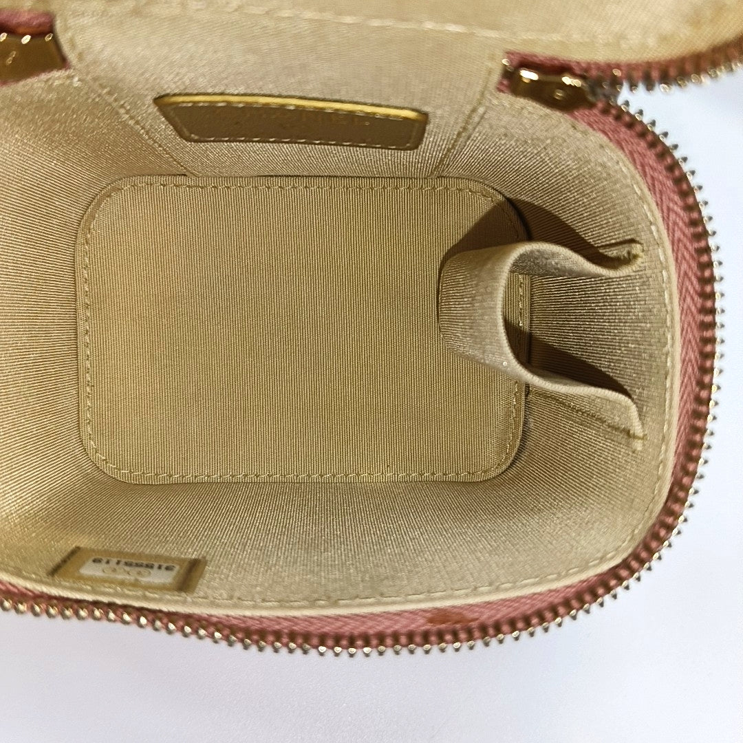 VANITY CASE Mini Quilted Lambskin Pink