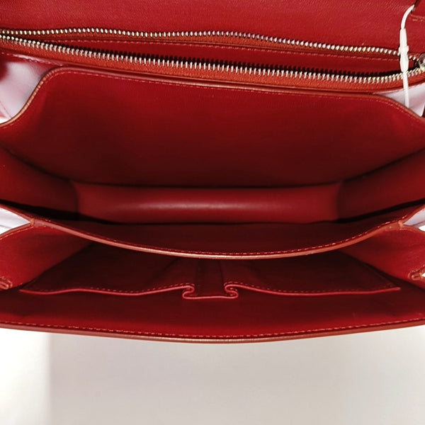Authenticated pre-owned  CLASSIC BOX Medium Calfskin Red - Shoulder Bag at Looply