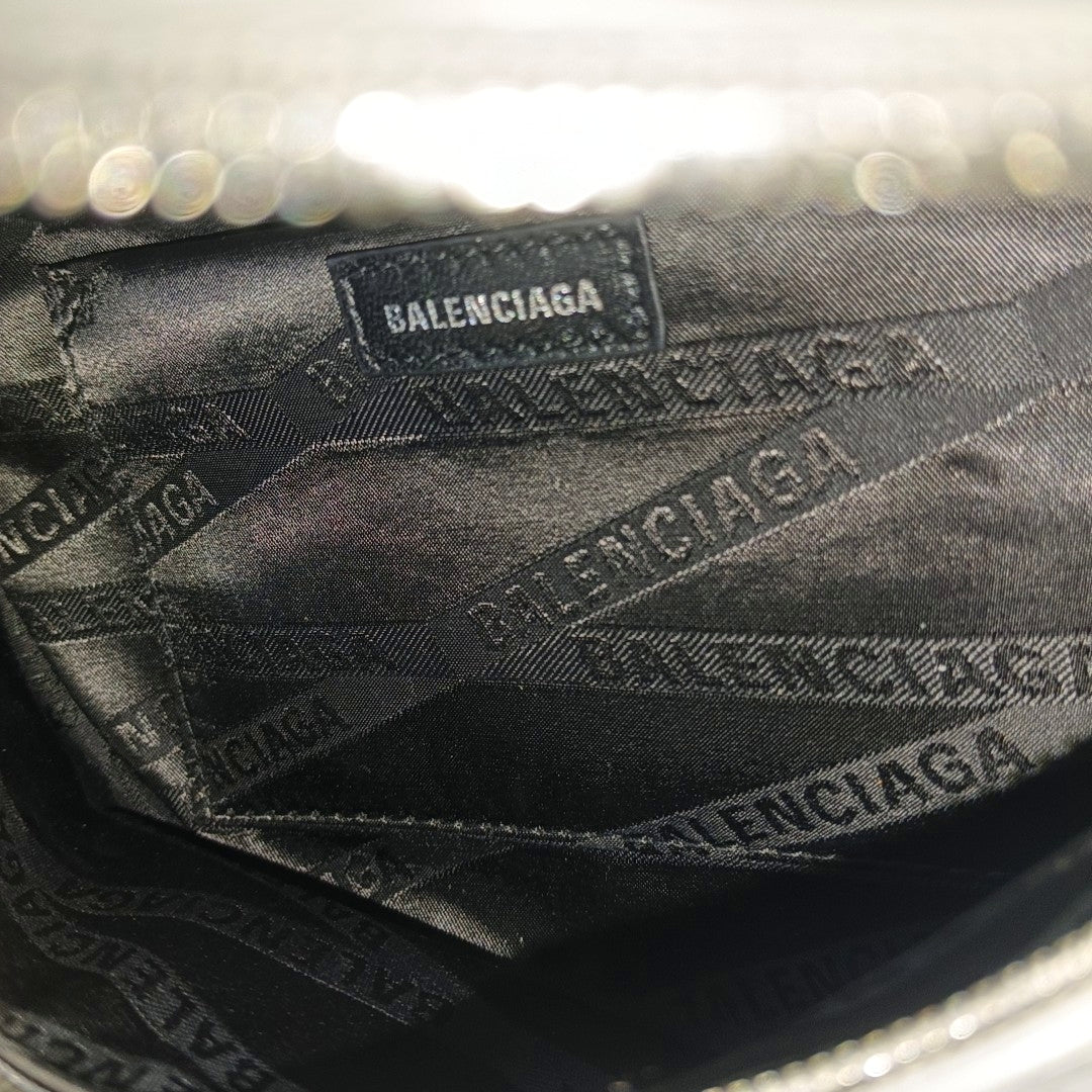 Souvenirs Leather Silver