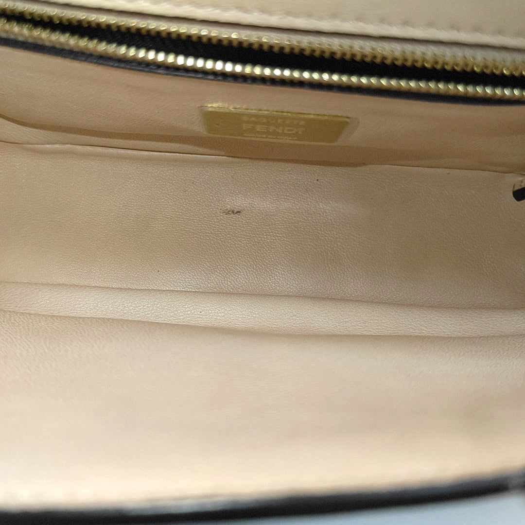 Authenticated pre-owned  Baguette Medium Lambskin Pink - Shoulder Bag at Looply