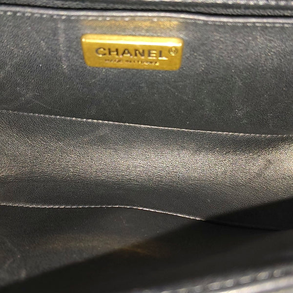 Authenticated pre-owned  BOY CHANEL Medium Lambskin Black - Shoulder Bag at Looply