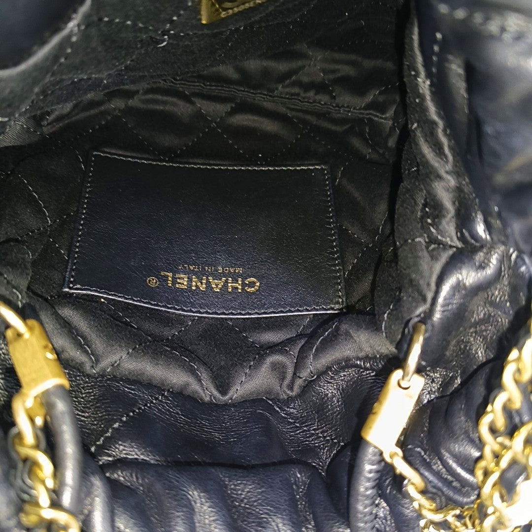 CHANEL 22 Mini Quilted Calfskin Black