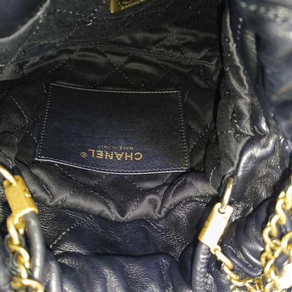 CHANEL 22 Mini Quilted Calfskin Black
