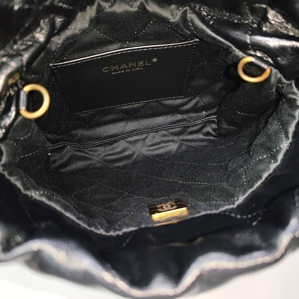 CHANEL 22 Mini Quilted Calfskin Black