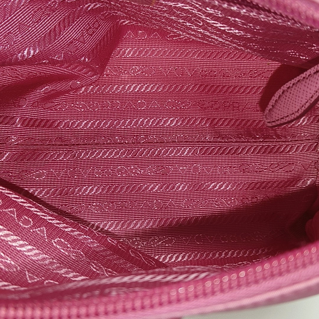 Nylon Clutch Pink