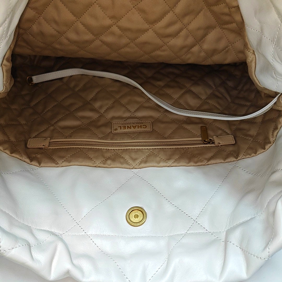 CHANEL 22 Medium Quilted Calfskin White