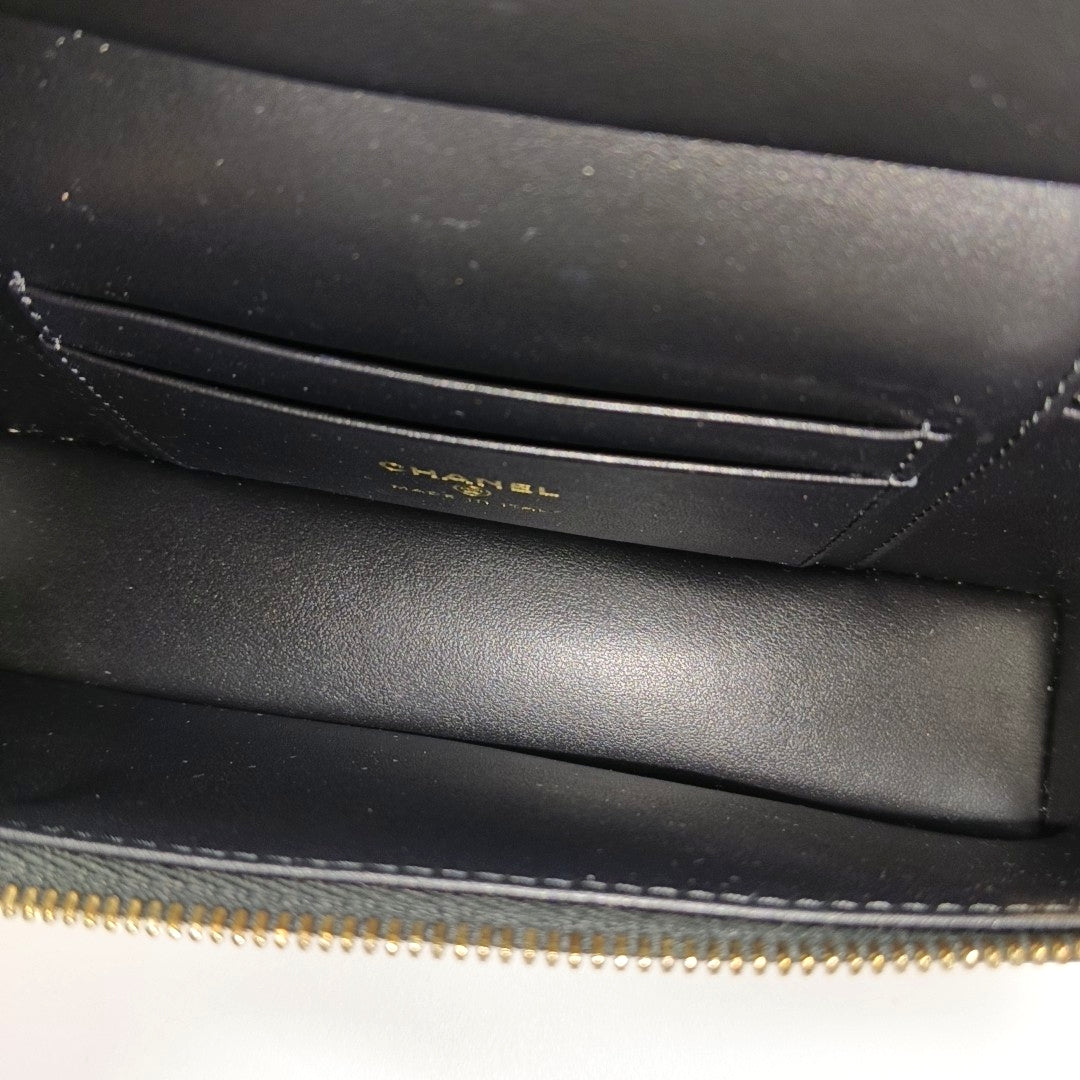 VANITY CASE Quilted Grained Calfskin Black