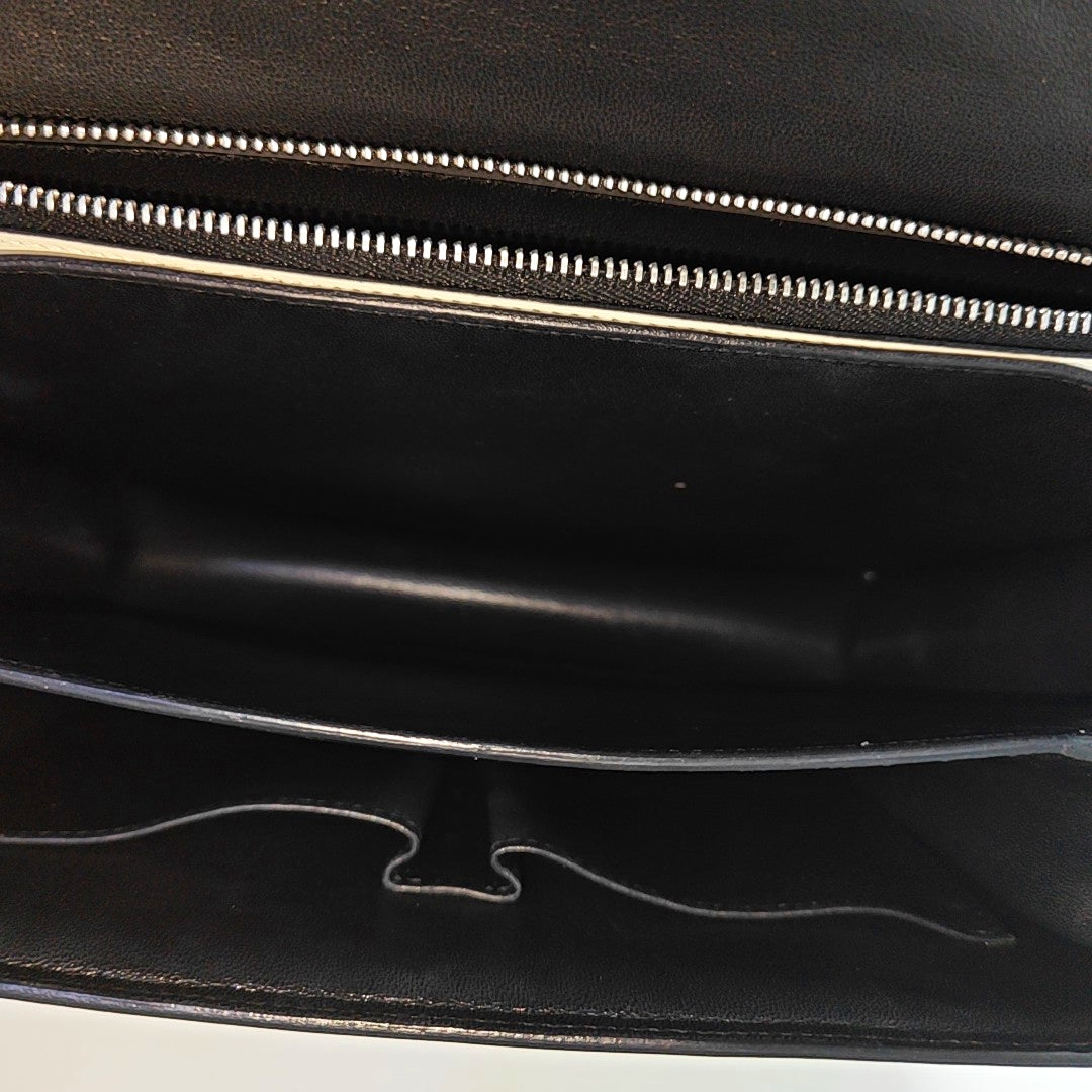 CLASSIC BOX Medium Calfskin White
