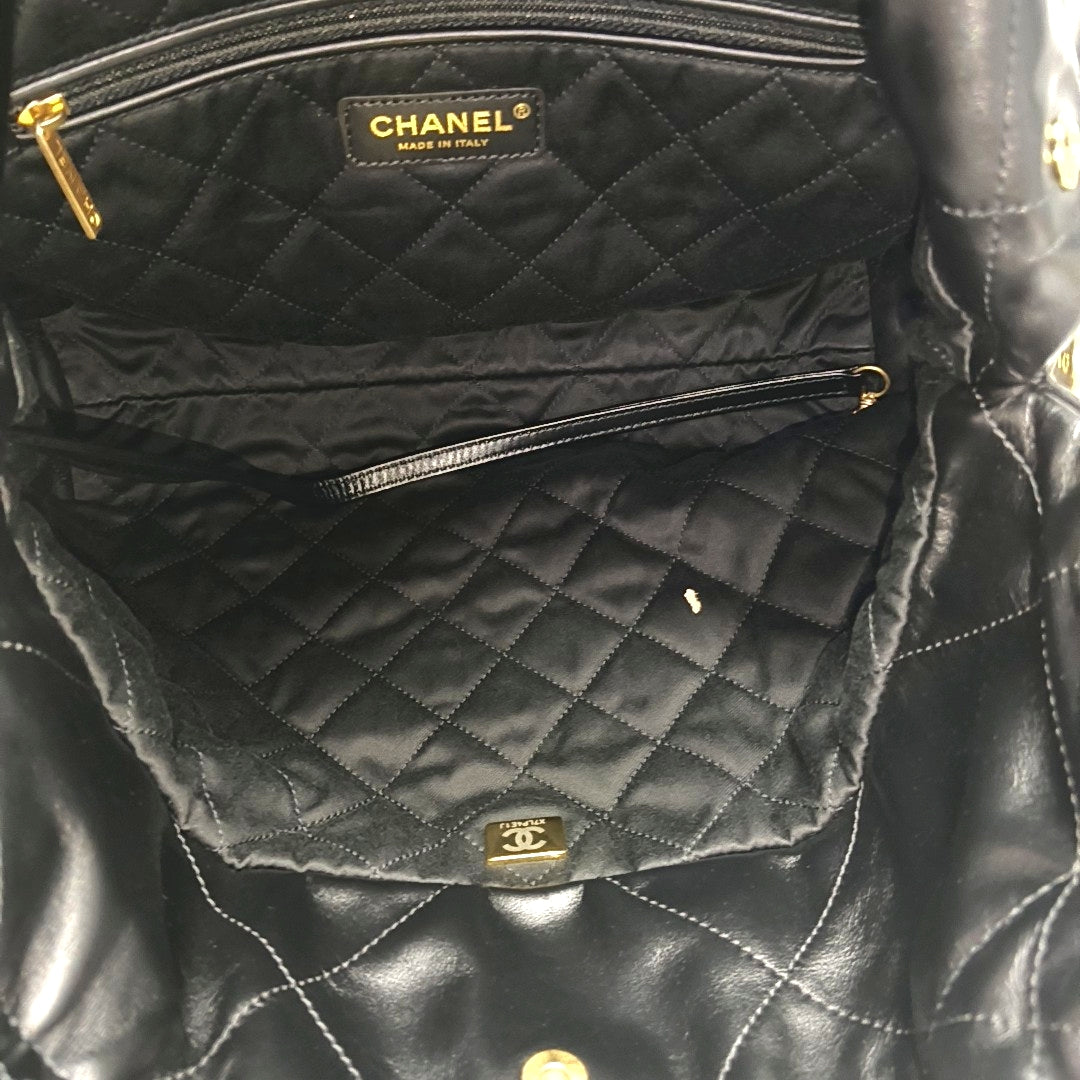 CHANEL 22 Small Quilted Calfskin Black