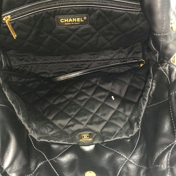 CHANEL 22 Small Quilted Calfskin Black