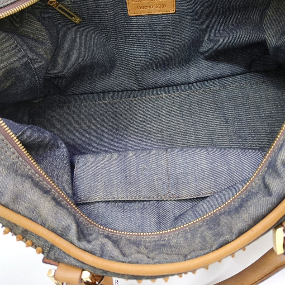 Amazona Fabric Gray