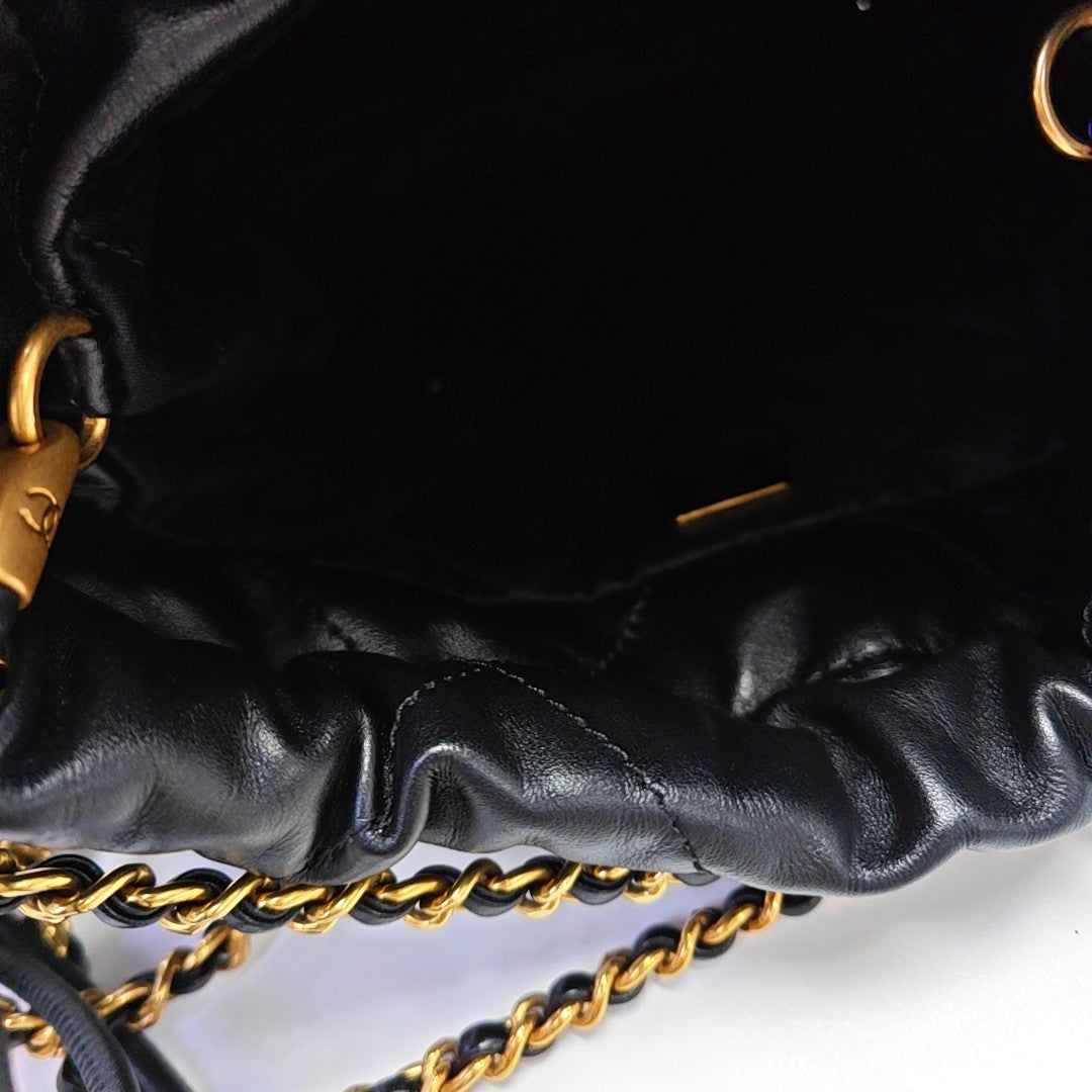 CHANEL 22 Mini Quilted Calfskin Black