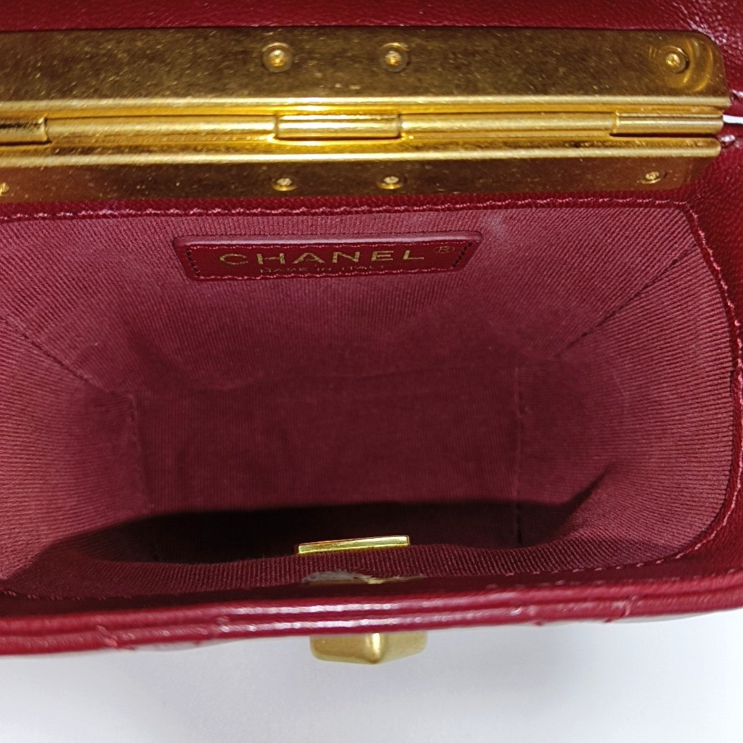 Quilted Lambskin Shoulder Bag Red