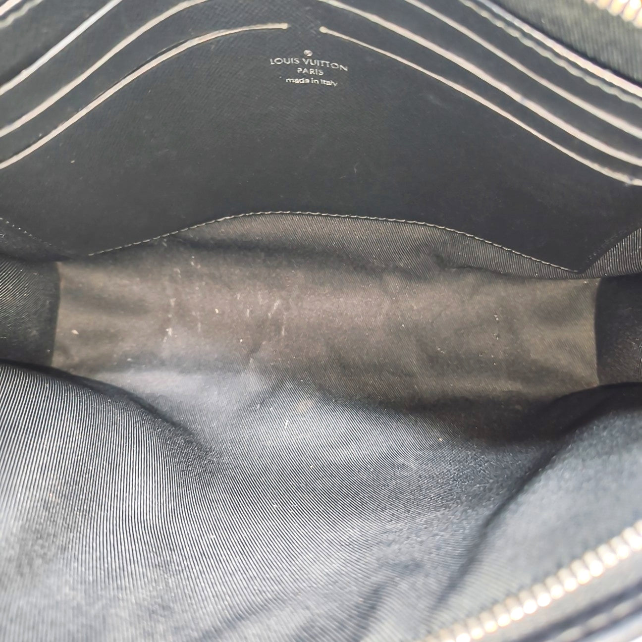 Pochette Voyag MM Damier Graphite Coated Canvas Gray