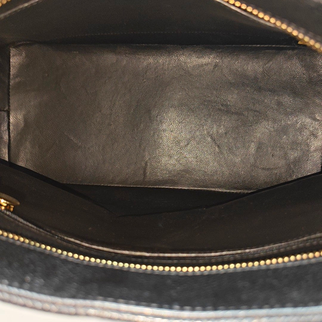 Authenticated pre-owned  MEDALLION Quilted Calfskin Black - Shoulder Bag at Looply
