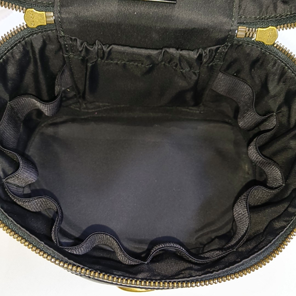 Authenticated pre-owned  GG Marmont Small Quilted Calfskin Black - Top Handle Bag at Looply