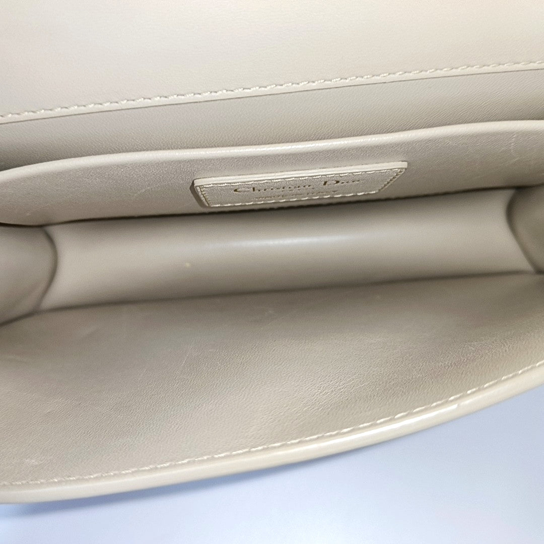 30 Montaigne Small Calfskin Beige